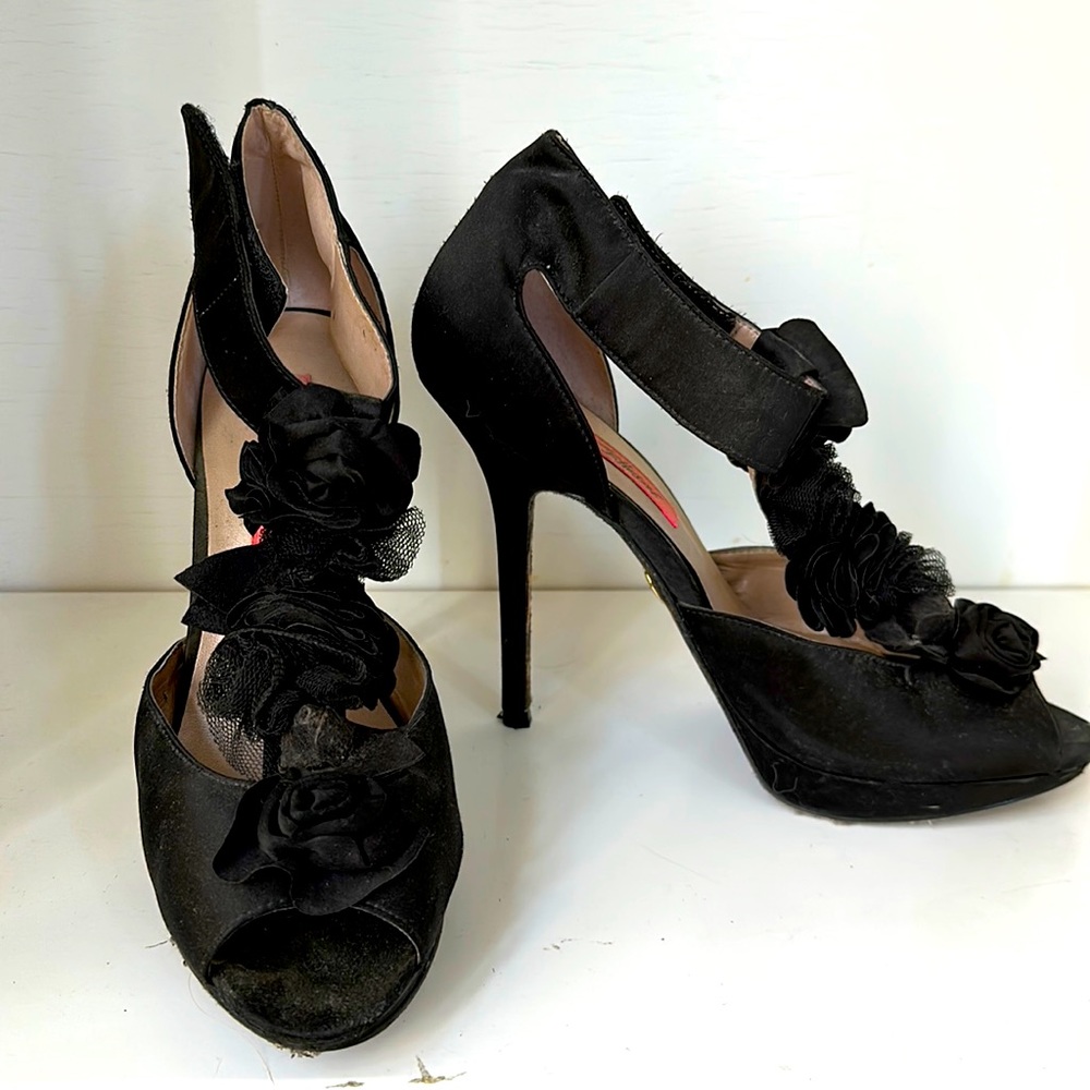 BETSEY JOHNSON Florely Black Satin Sandal Heels 9